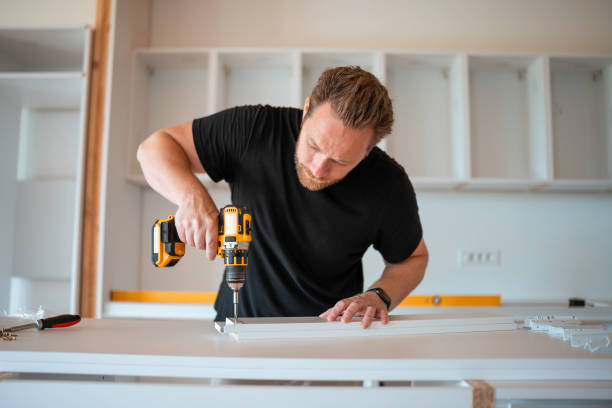 معلم نجار بمكة